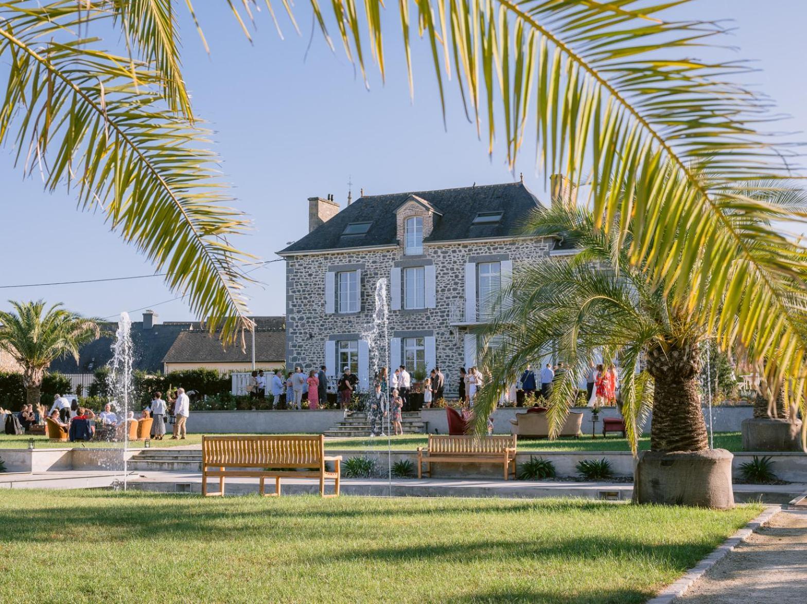 לינה וארוחת בוקר Tinténiac Domaine Les Jardins Darsene מראה חיצוני תמונה