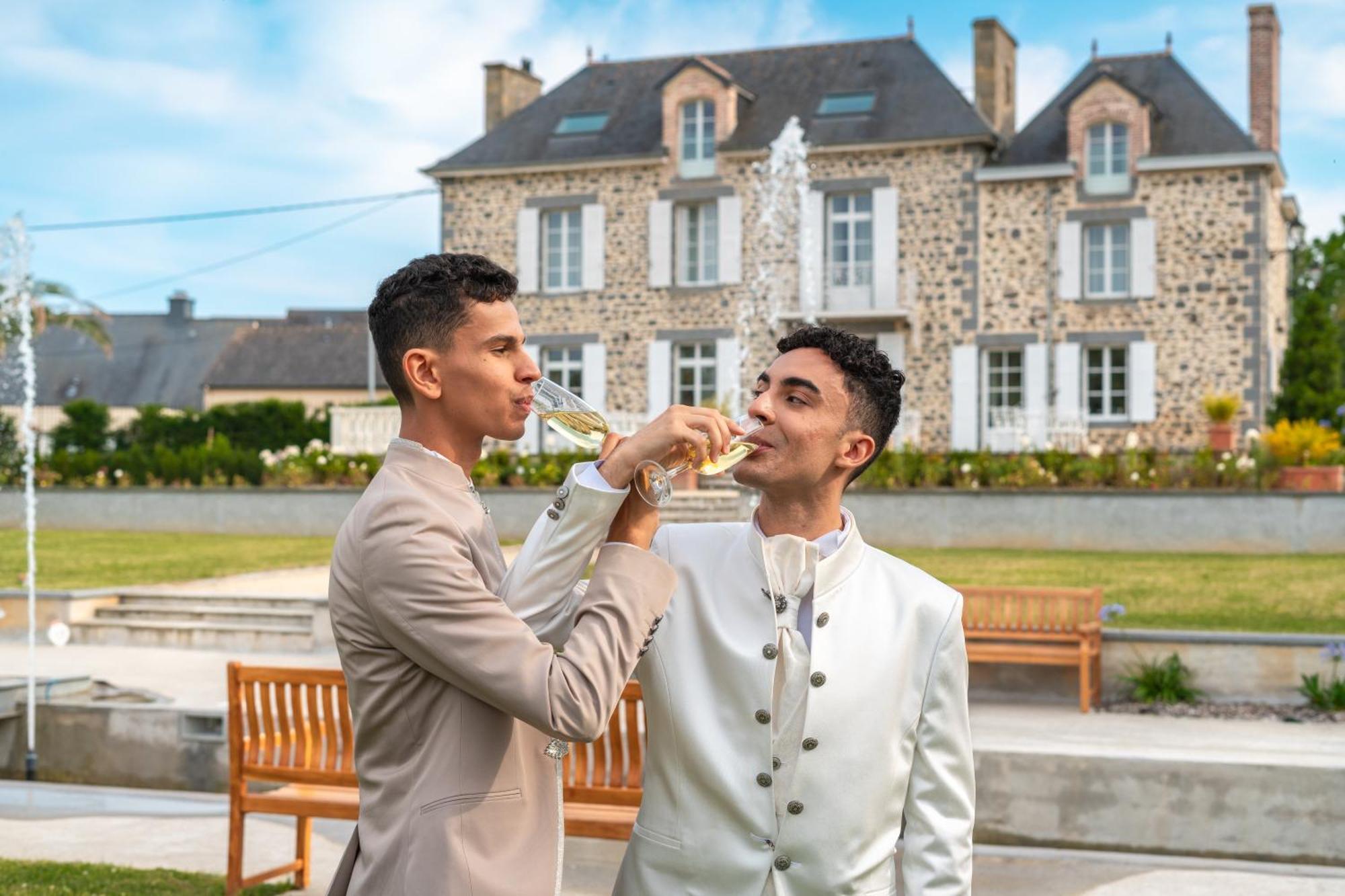 לינה וארוחת בוקר Tinténiac Domaine Les Jardins Darsene מראה חיצוני תמונה